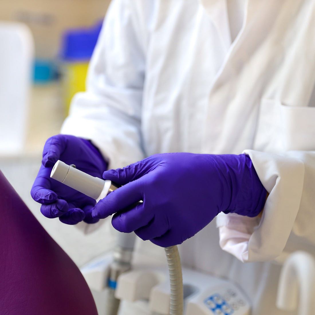Gants nitrile violets Sonic 100 pour les soins à domicile